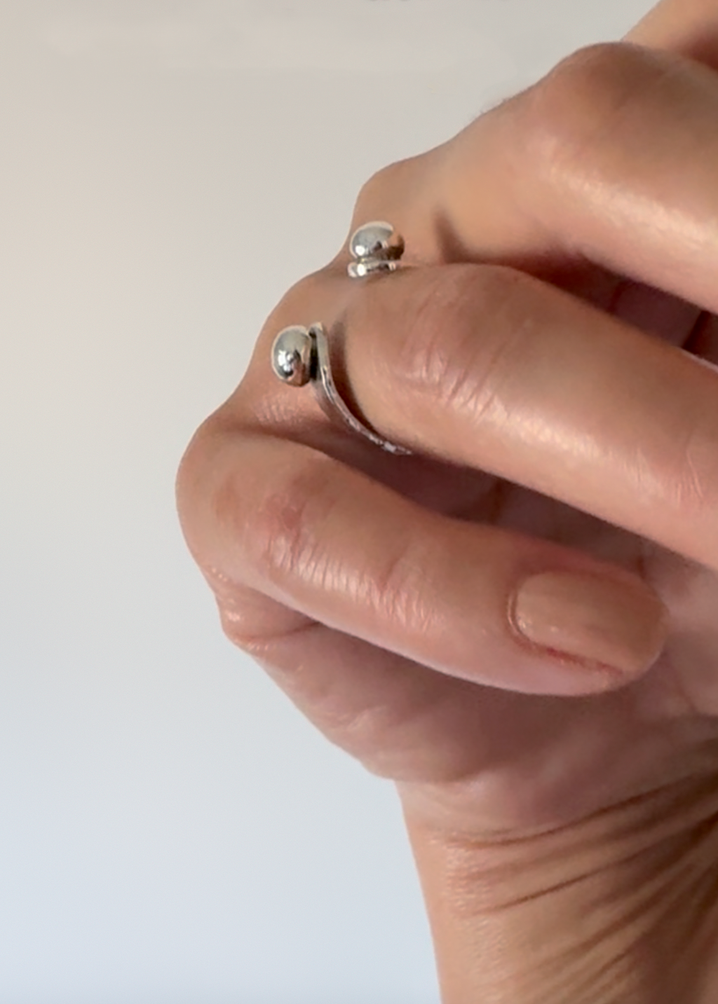 Beads Ring – hammered silver