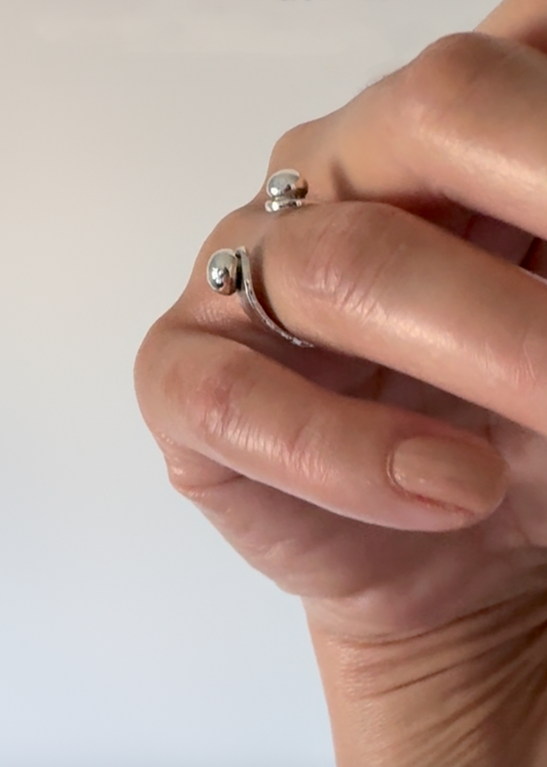 Beads Ring – hammered silver