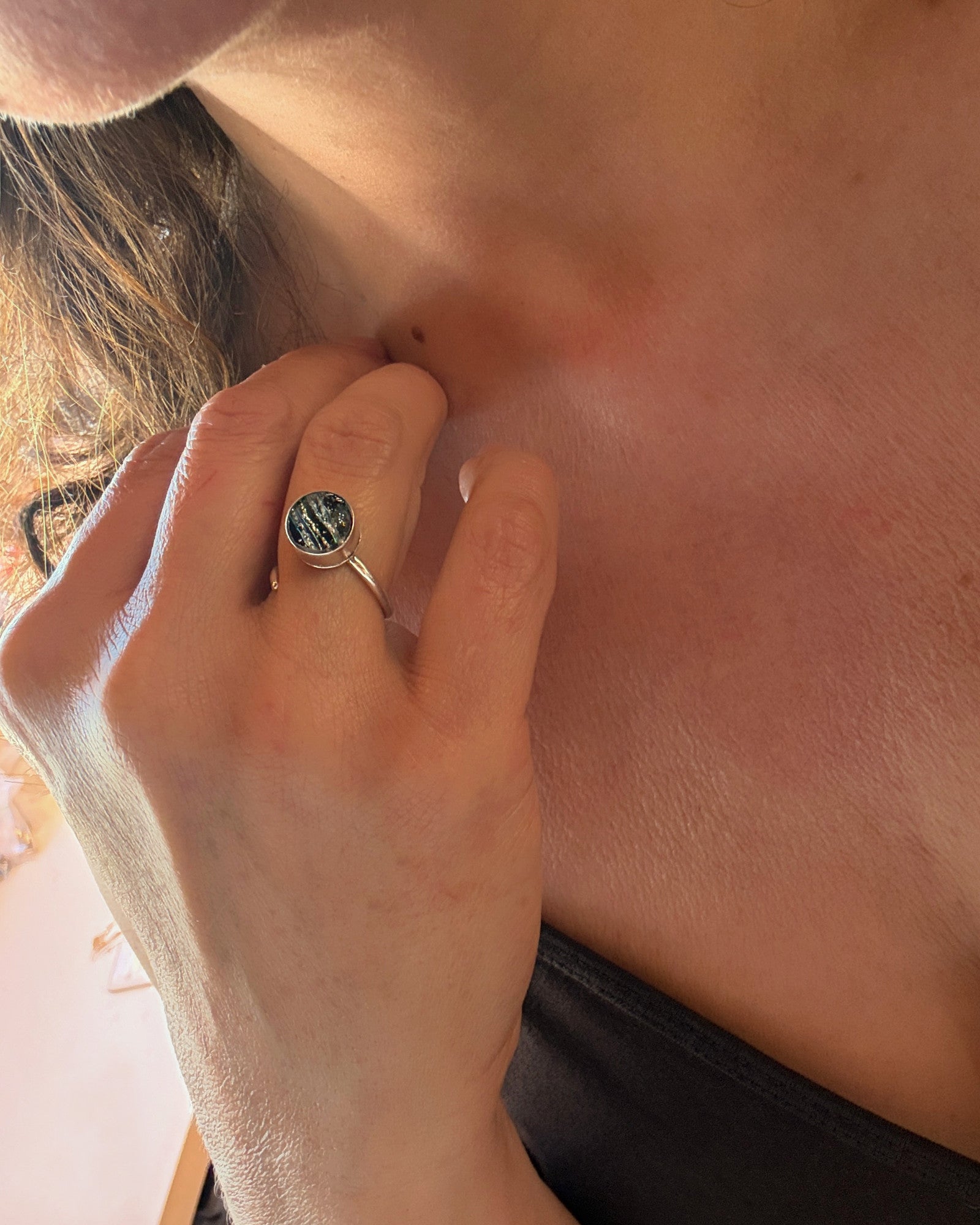 Bague Éclats – verre scintillant noir & argent