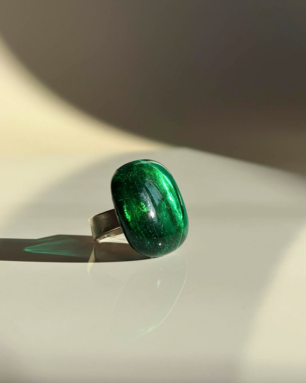 Bague Pastille vert émeraude – Verre fusionné & argent sterling