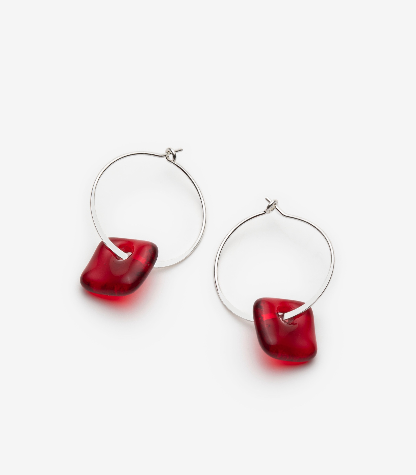 MELA-boucles-oreilles-en-verre-et-argent-couleur-rouge-1723021