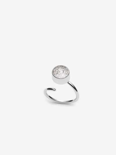 Bague spirale en argent avec verre dichroïque blanc – MÉLA par Mélanie Laplante